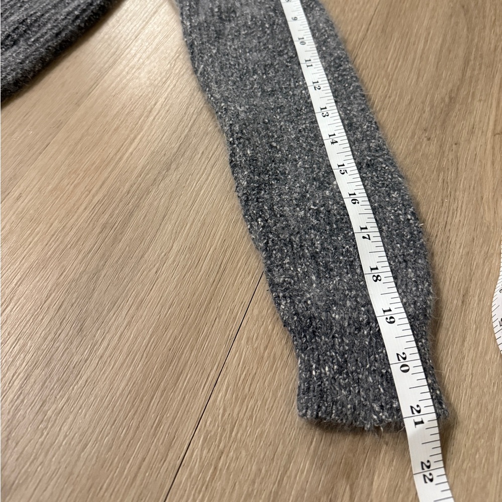 Vintage Gray Silk Angora Sweater Petite XS S Tagged M - Picture 9 of 9